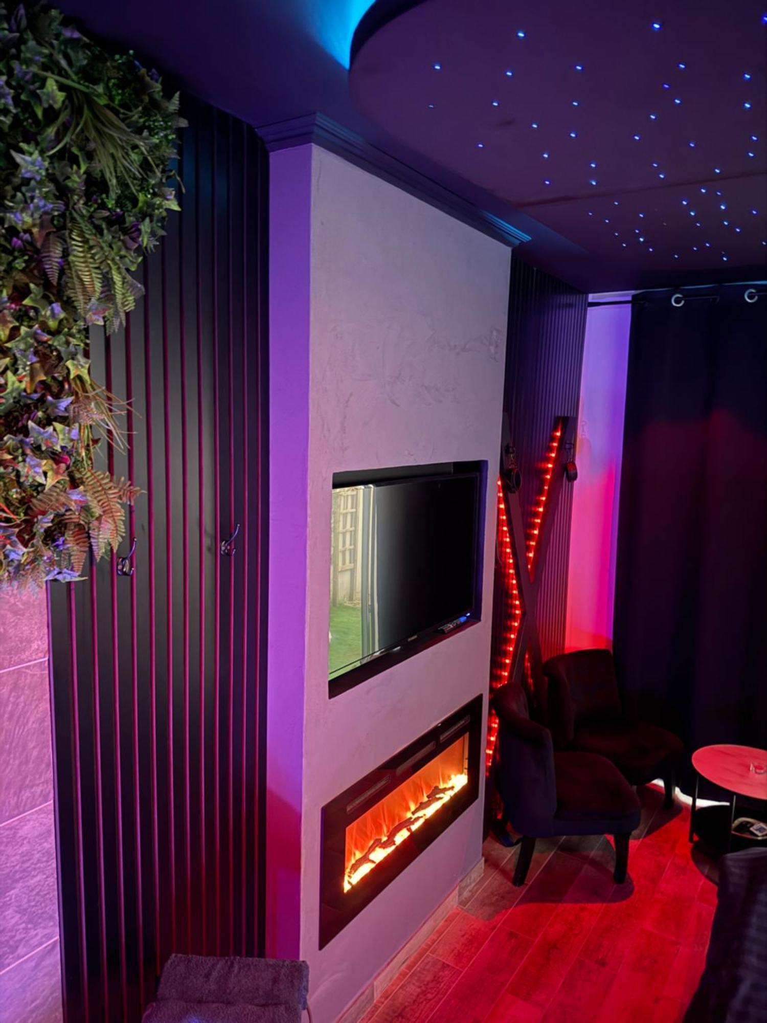 Loft, Studio And Love Rooms * Bourg-Saint-Christophe
